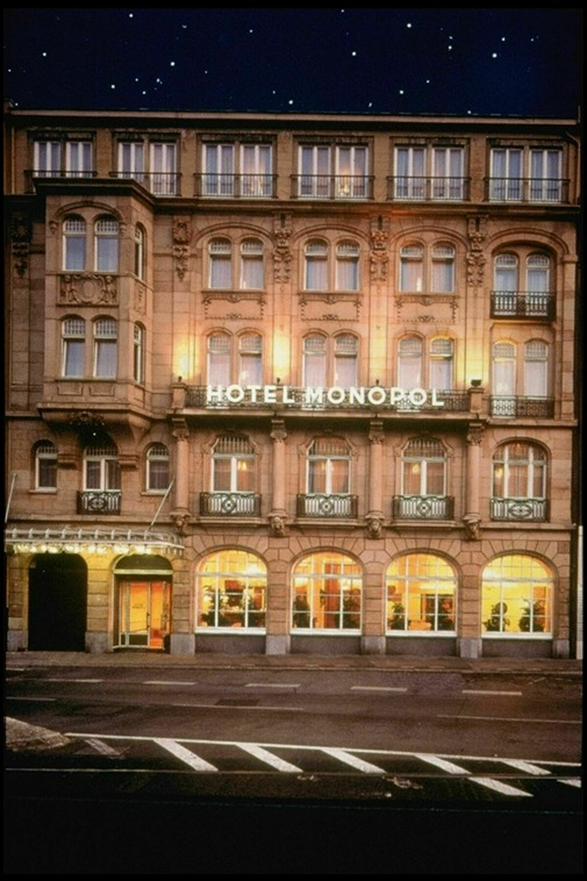 Hotel Monopol - Central Station Frankfurt pe Main Exterior foto